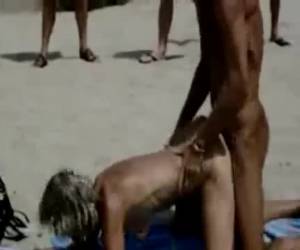 velho casal fode na praia nudista whiteh público