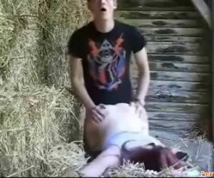 en el granero follado por lo agricultores sfree porno moviet