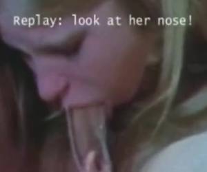 Retro porno bwalkinger: siemennesteen sumutetta pois nenäänsä.