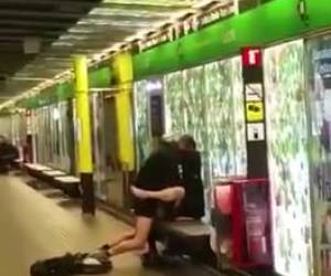 Pillados follando en el metro de Barcelona